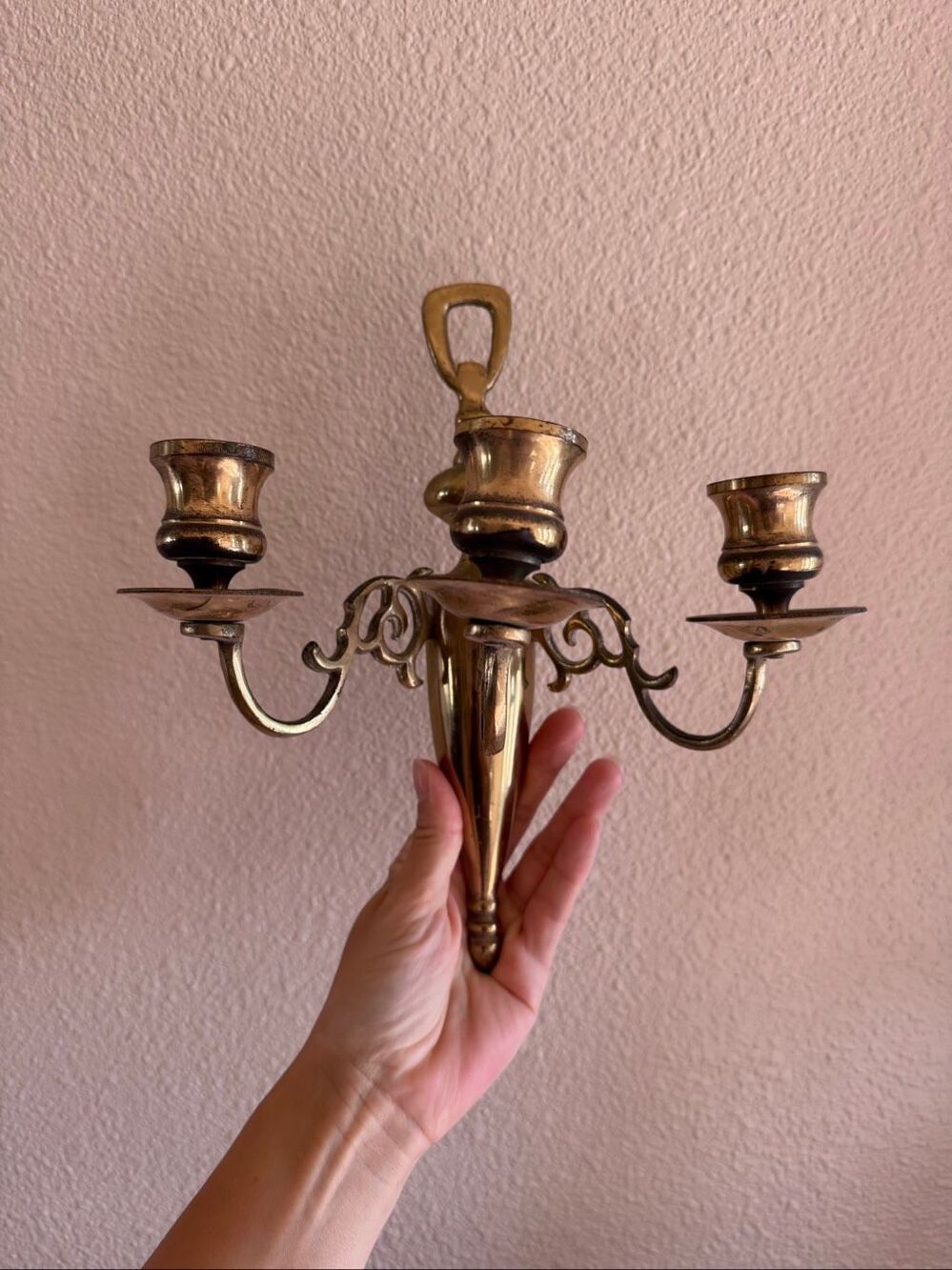 Vintage golden brass 3 arm candlestick hanging wall decor sconce holder Colonial